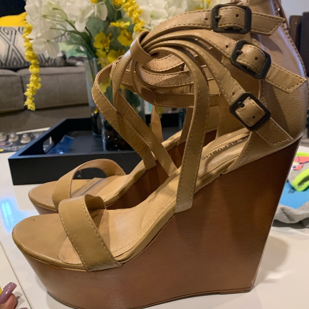 Womens size 10 platform sandals